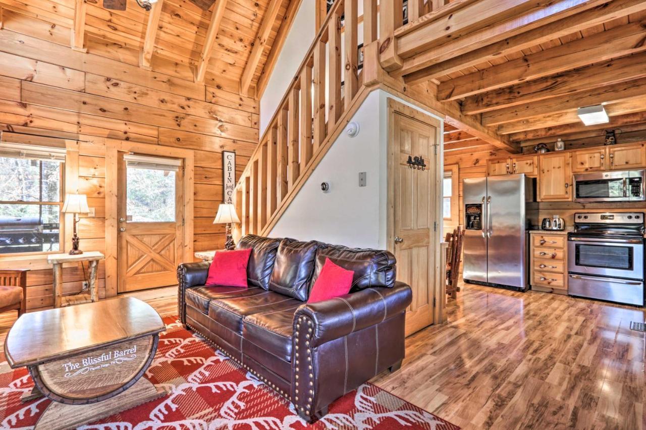 Cozy Cabin With Hot Tub In The Heart Of Pigeon Forge Villa Eksteriør bilde